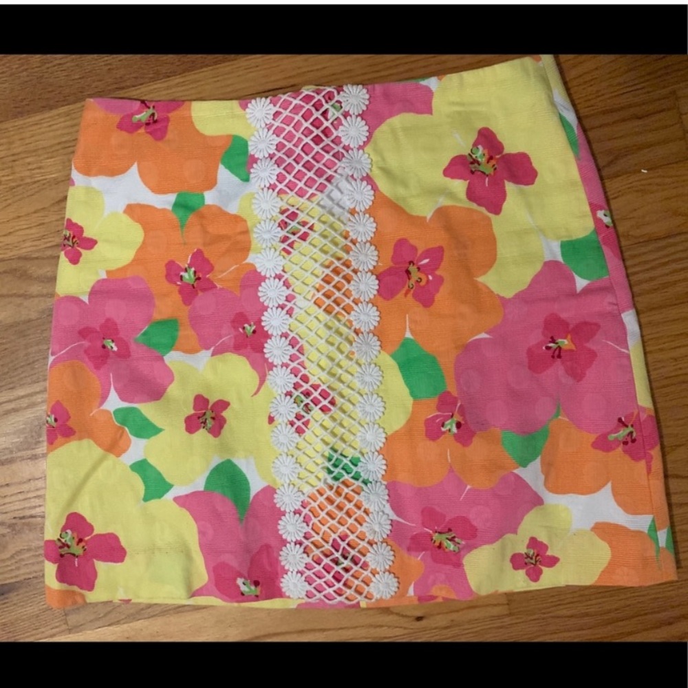 Lilly Pulitzer skirt floral punch pattern w/ lace